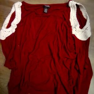 Half sleeve open shoulder top